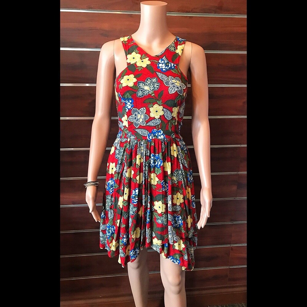 Abercrombie & Fitch Floral Flowers Dress Red Color Size Small